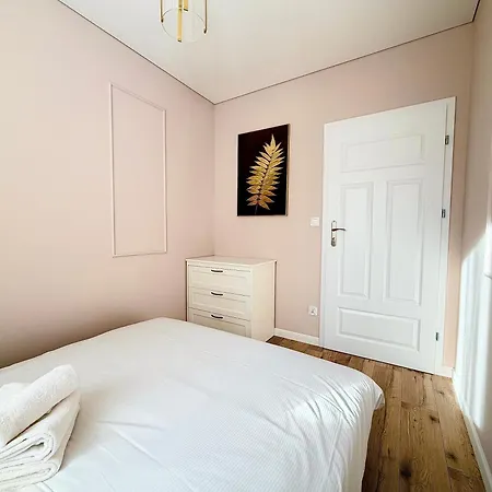 Legnicka By Bookinghost Wroclaw