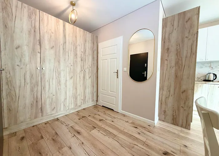 Legnicka By Bookinghost Apartment