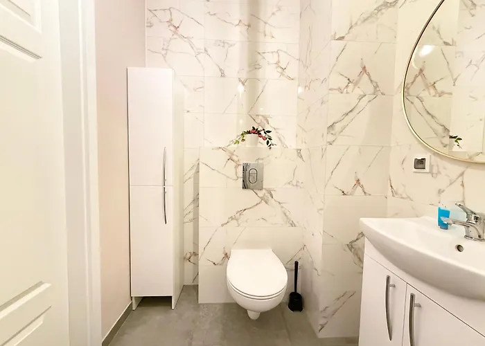 Legnicka By Bookinghost Apartment *