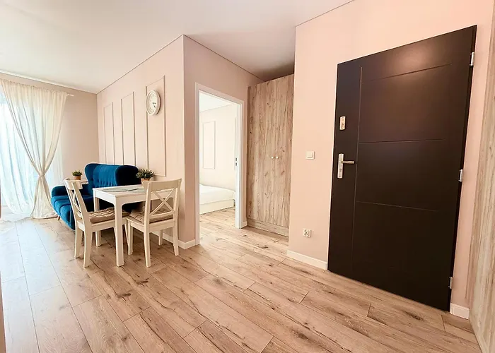 Apartment Legnicka By Bookinghost